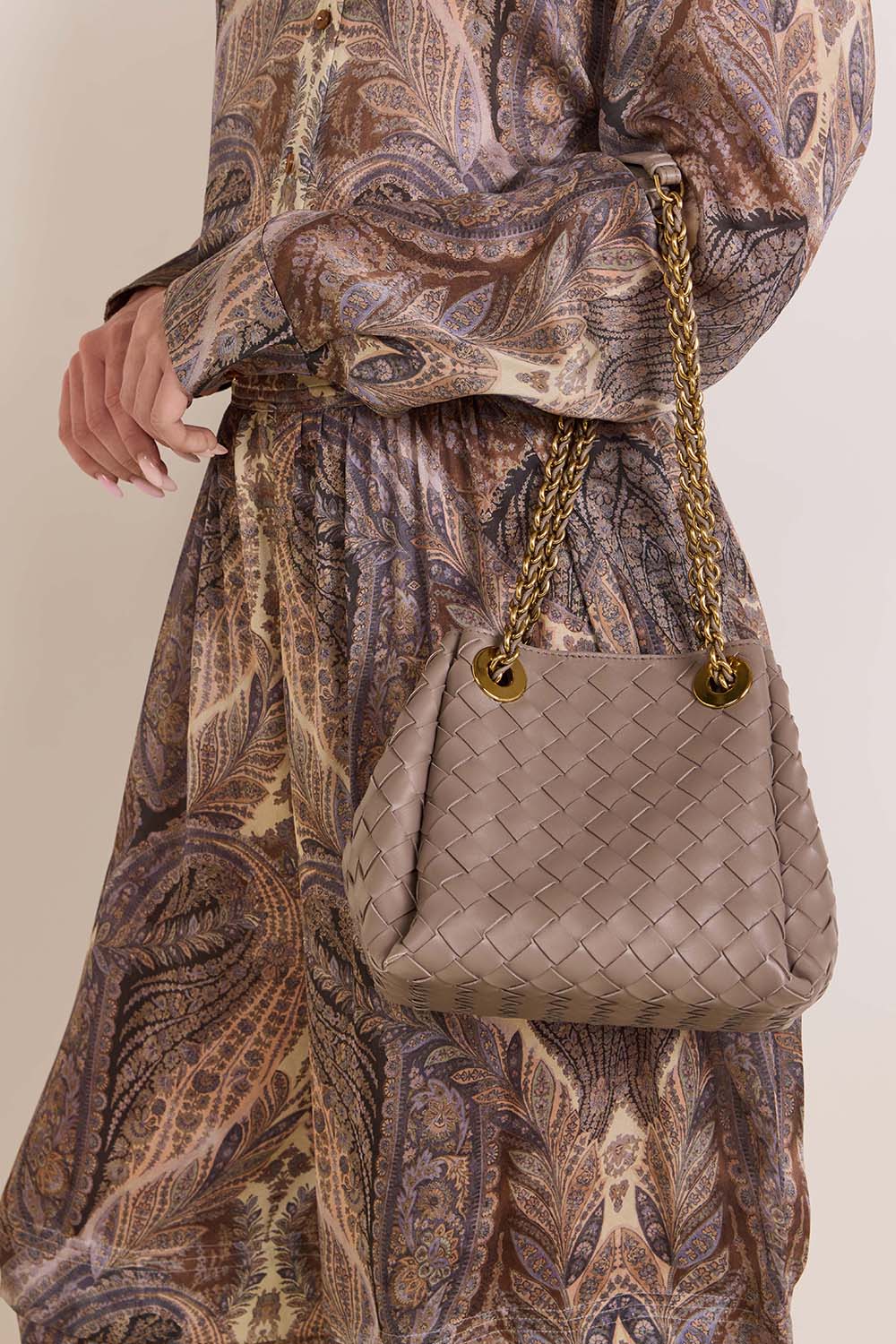 תמונת כל הלוק של תיק פארשוט סמול